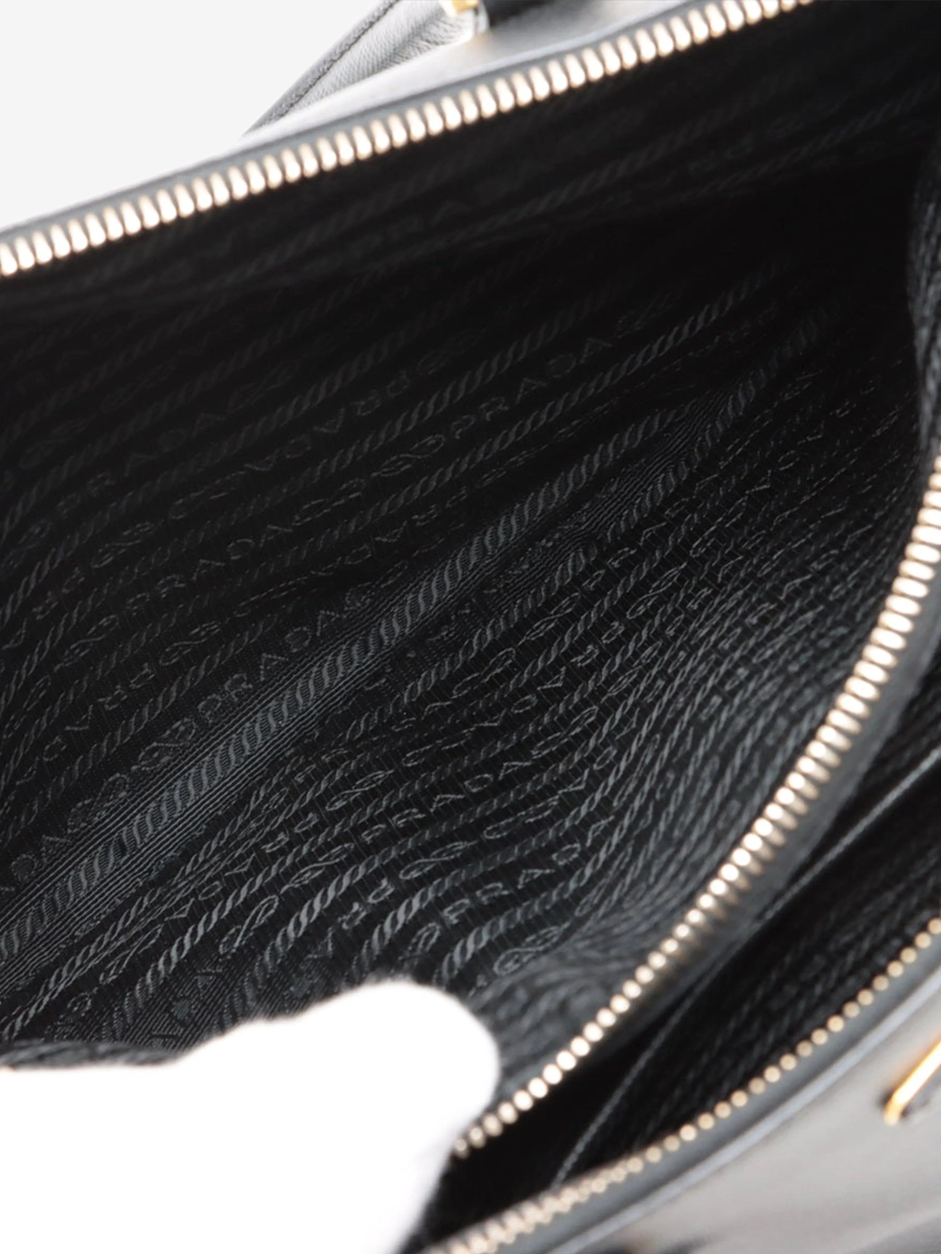 Black Medium Saffiano leather Galleria top handle bag