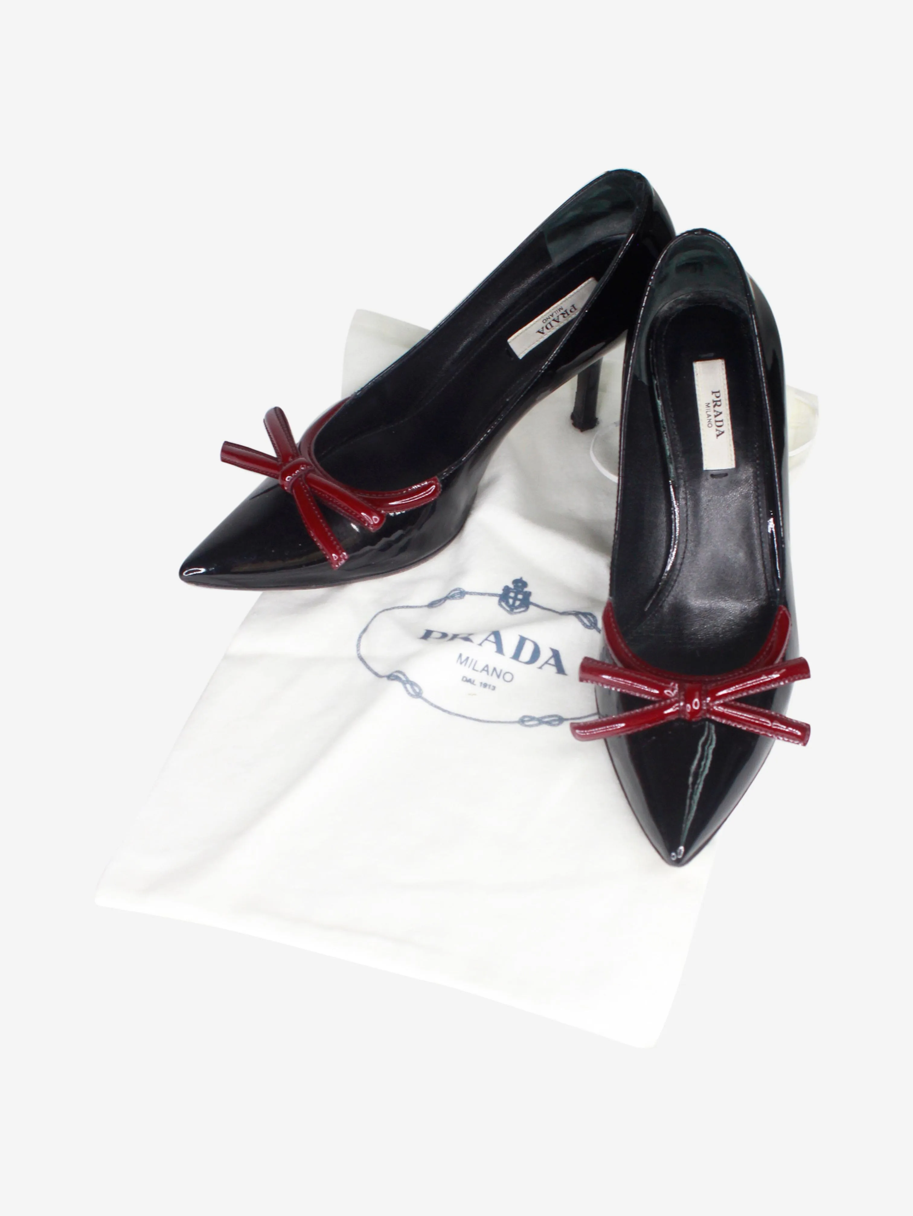 Black patent pointed-toe pumps - size EU 35